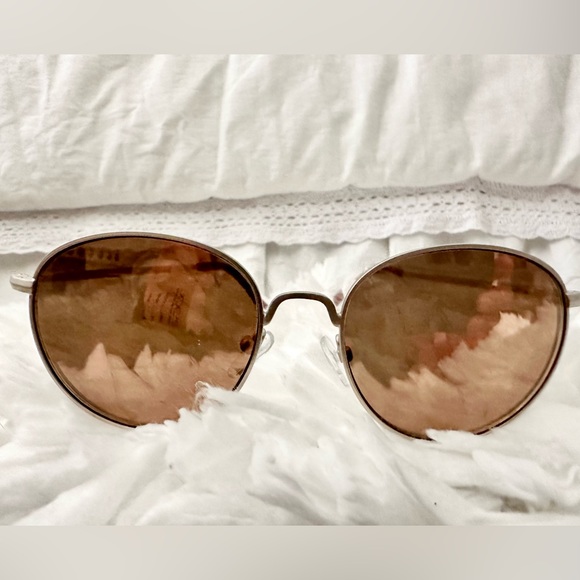Joe’s Jeans Sunglasses - Picture 6 of 10